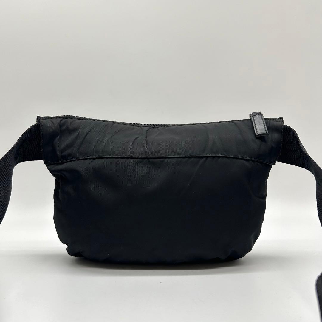 【新型 美品】PRADA プラダ ボディバッグ テスートナイロン 三角ロゴ 黒