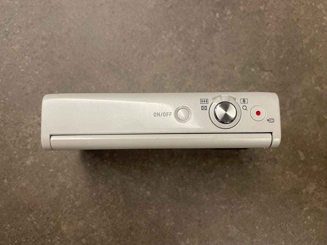 【美品】動作確認済み　CASIO EXILIM EX-ZR-70 SDカード付