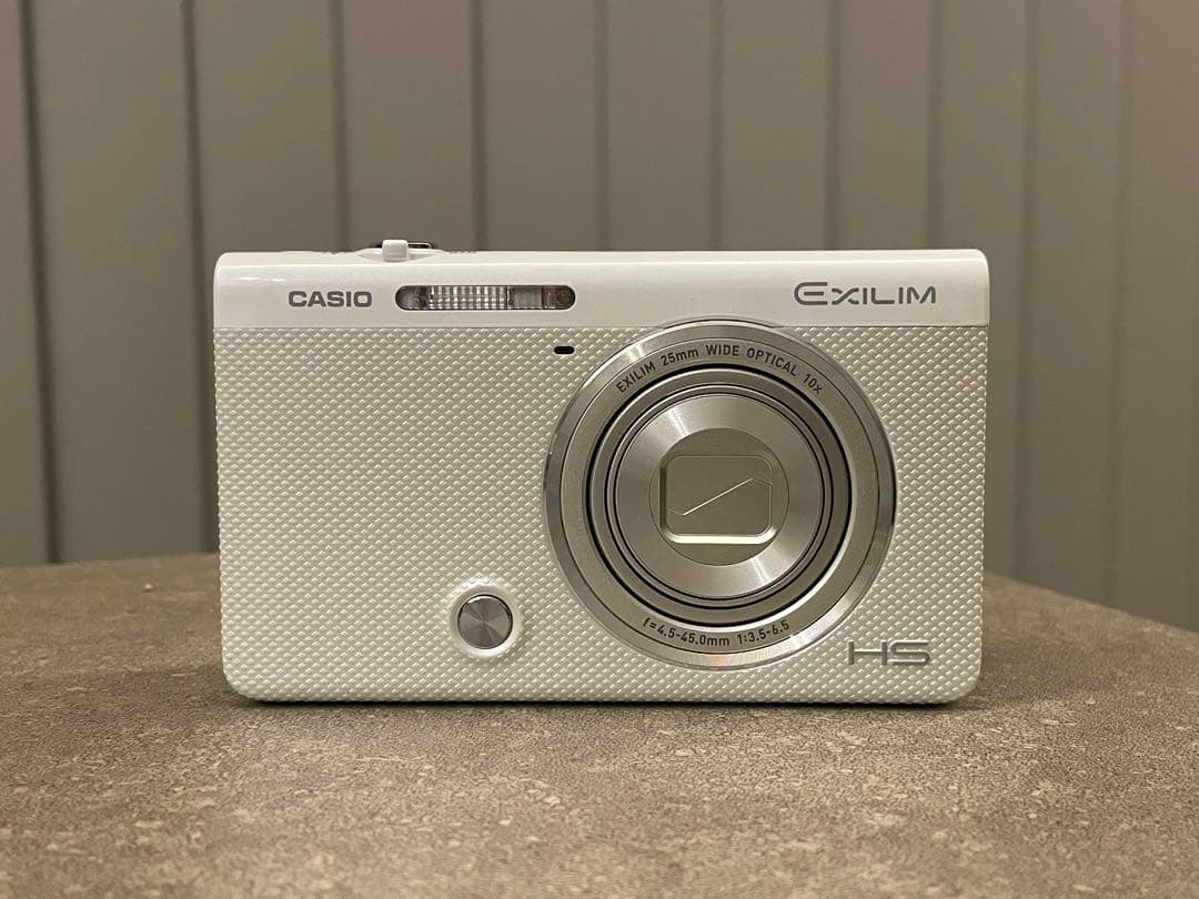 【美品】動作確認済み　CASIO EXILIM EX-ZR-70 SDカード付