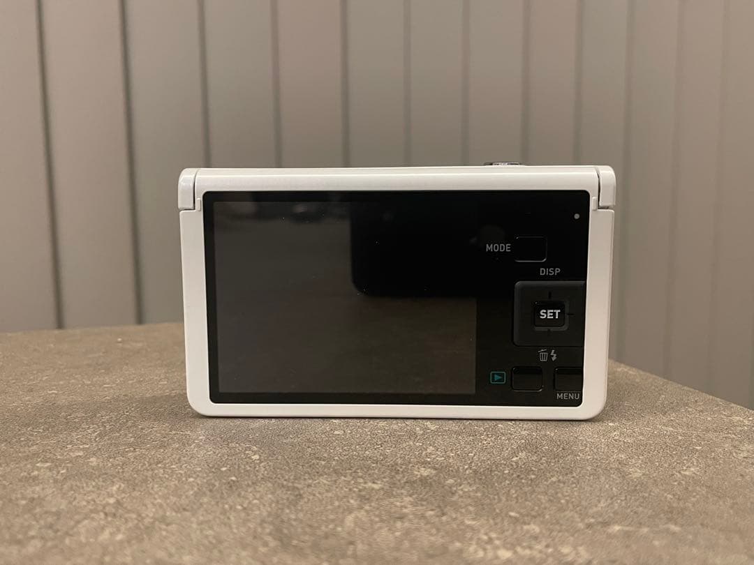 【美品】動作確認済み　CASIO EXILIM EX-ZR-70 SDカード付