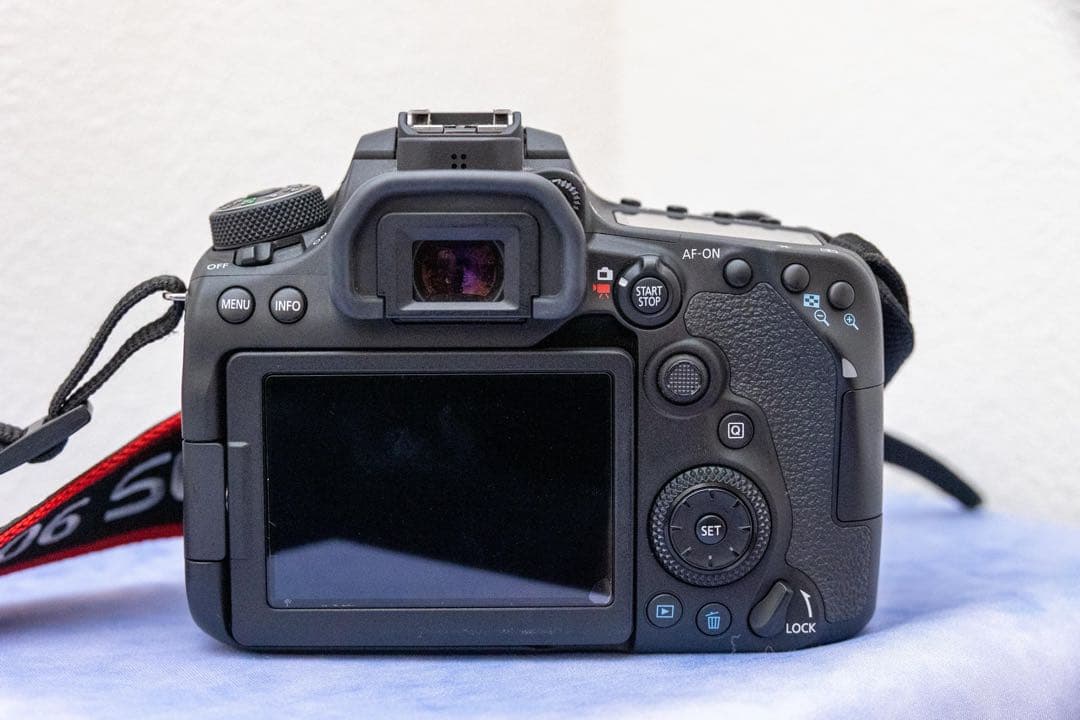 Canon EOS 90D 本体
