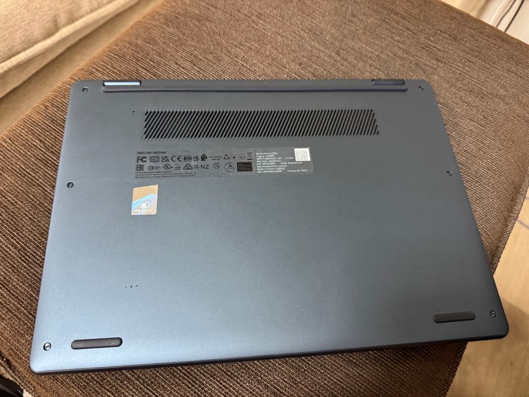 Lenovo Yoga6 Gen8 - ダークティール