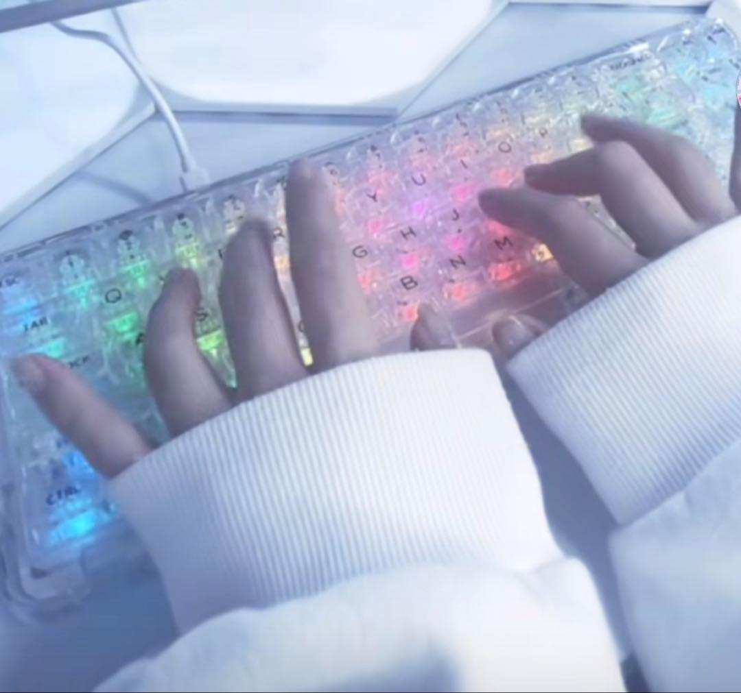 【SNS大バズり】YUNZII X71 MACも対応RGBコトコト音キーボード