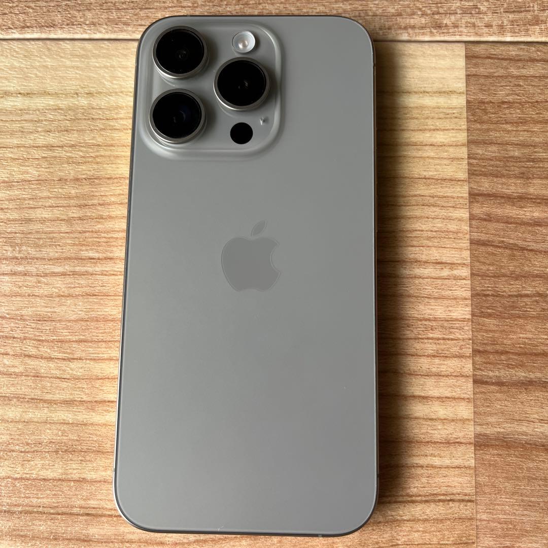 Apple iPhone 15 Pro 128GB バッテリー状態100%