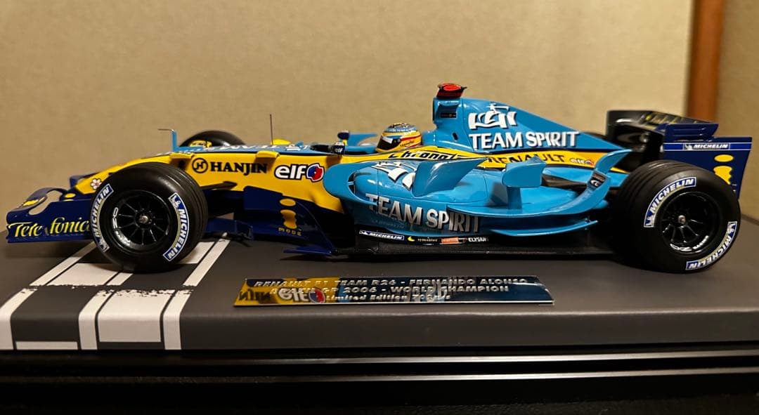1/18 ルノー R26 2位 ブラジルGP F1 2006 F.アロンソ
