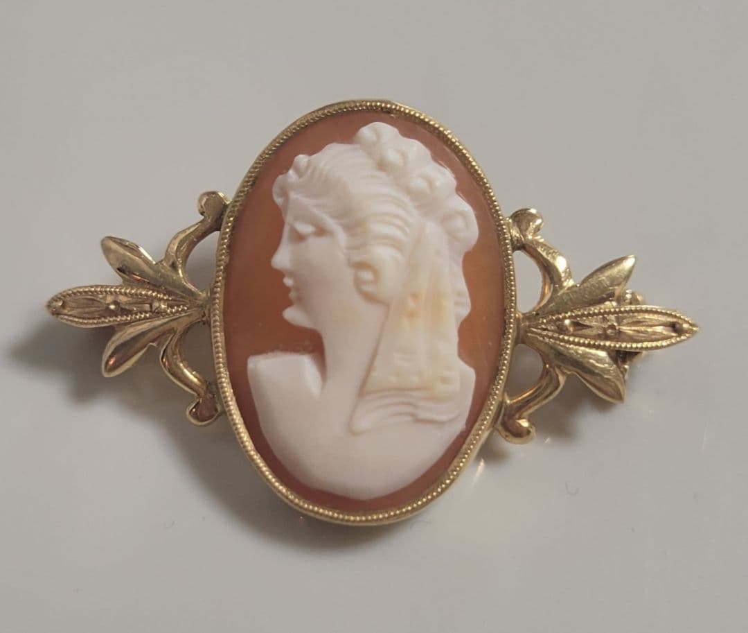 カメオスタイル 　K18　ブローチ