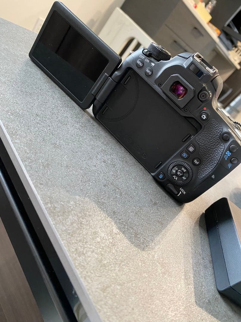 Canon EOS 9000d デジタル一眼レフカメラ 本体