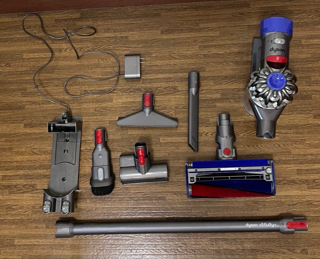 【良品】ダイソンコードレス掃除機 v8 fluffy+