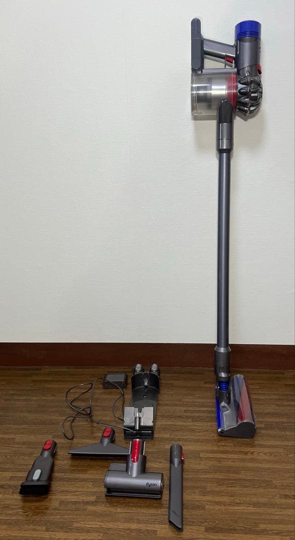 【良品】ダイソンコードレス掃除機 v8 fluffy+