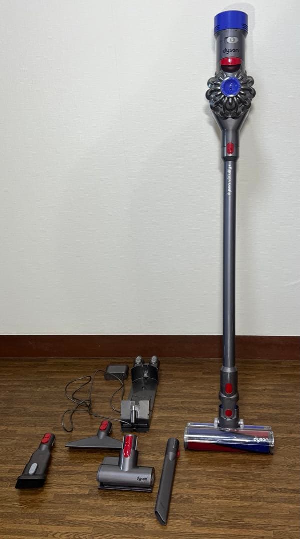 【良品】ダイソンコードレス掃除機 v8 fluffy+