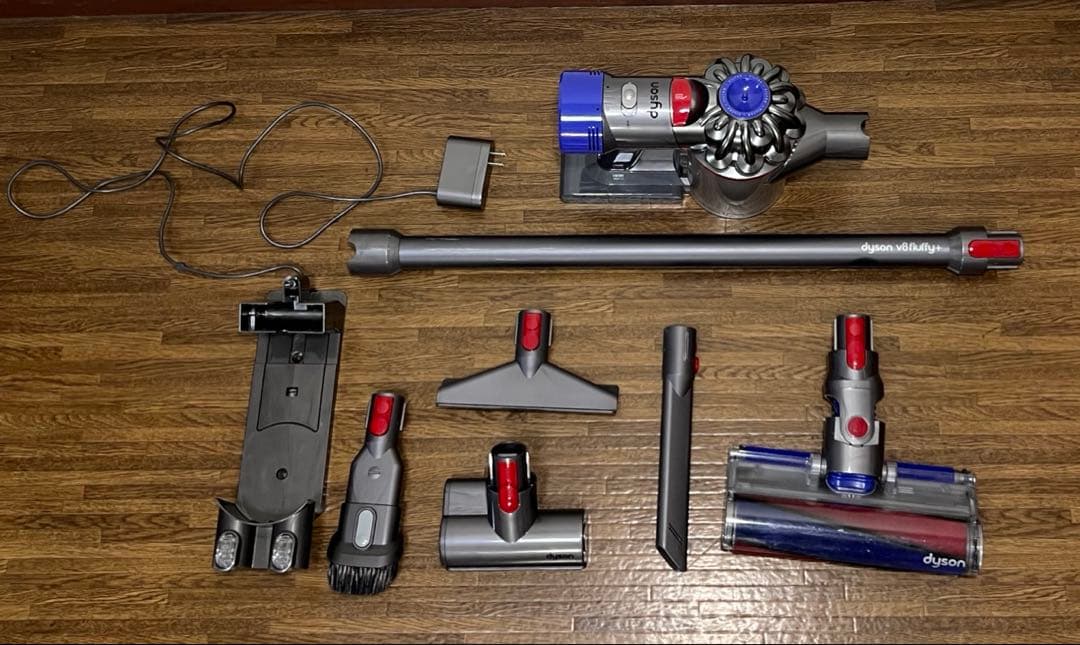 【良品】ダイソンコードレス掃除機 v8 fluffy+