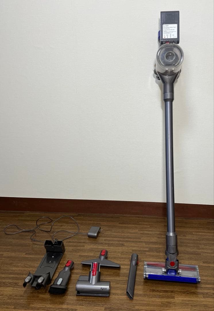 【良品】ダイソンコードレス掃除機 v8 fluffy+