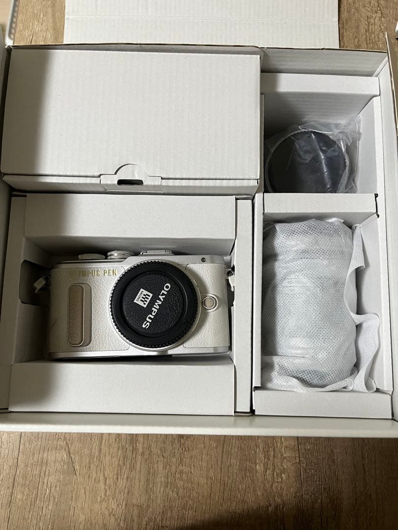 OLYMPUS PEN ミラーレス一眼カメラ　E-PL8 望遠レンズ