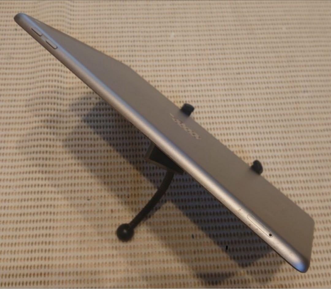 DMPXP完動品SIMフリー液晶無傷iPad第6世代(A1954)本体32GB