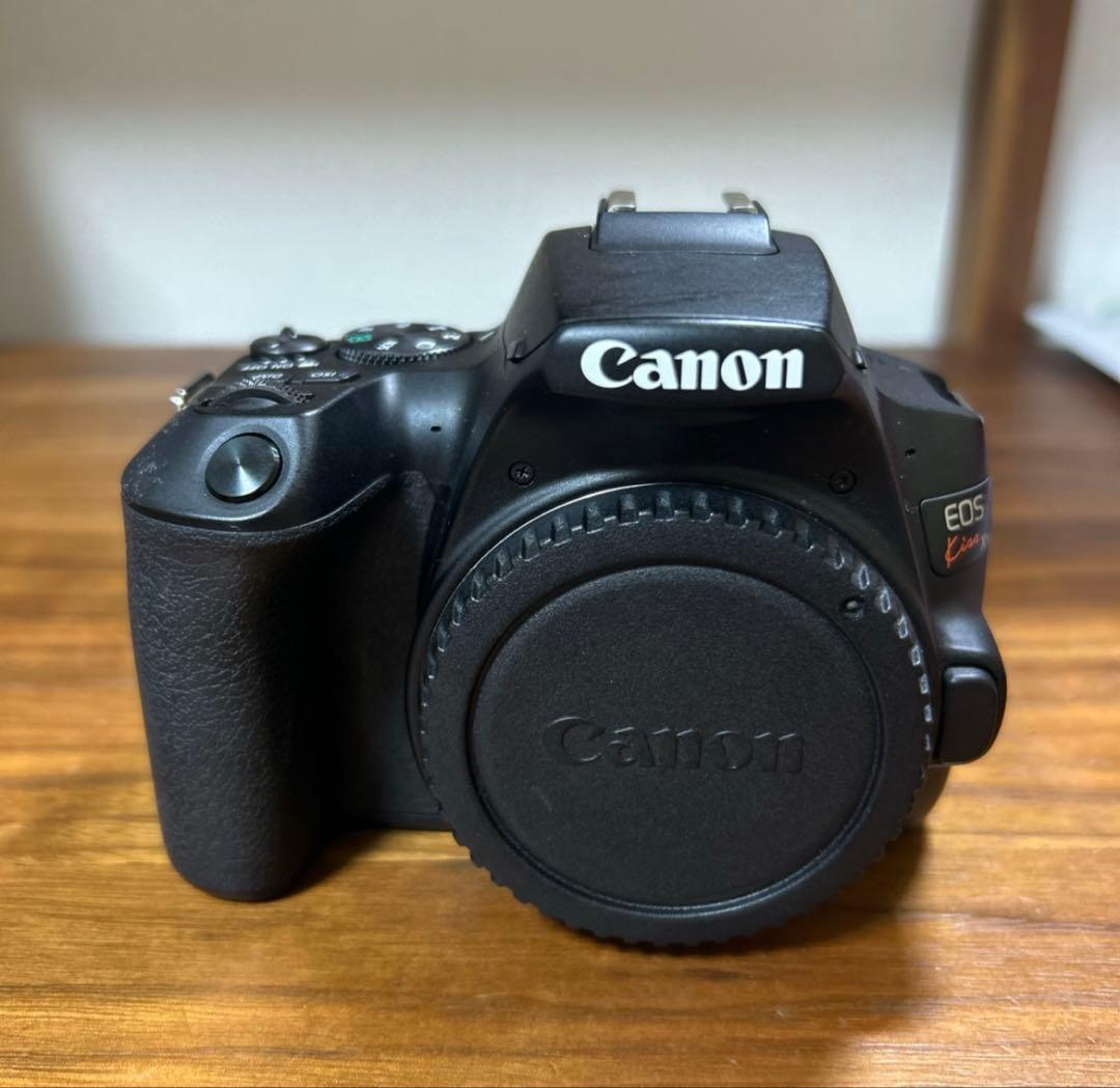Canon EOS Kiss X10 レンズ・充電器付き