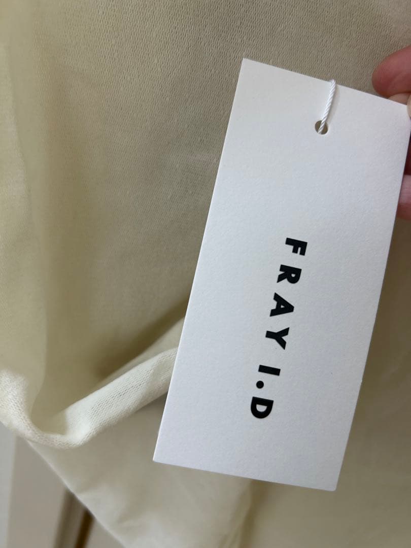 新品未使用　FRAY I.D デコルテタックフロッキーチュールトップス