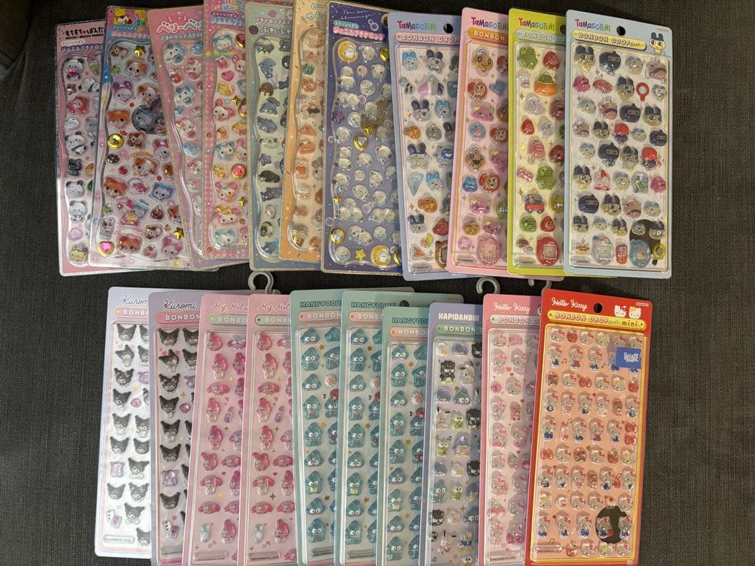正規品ボンボンドロップシール　サンリオmini たまごっち