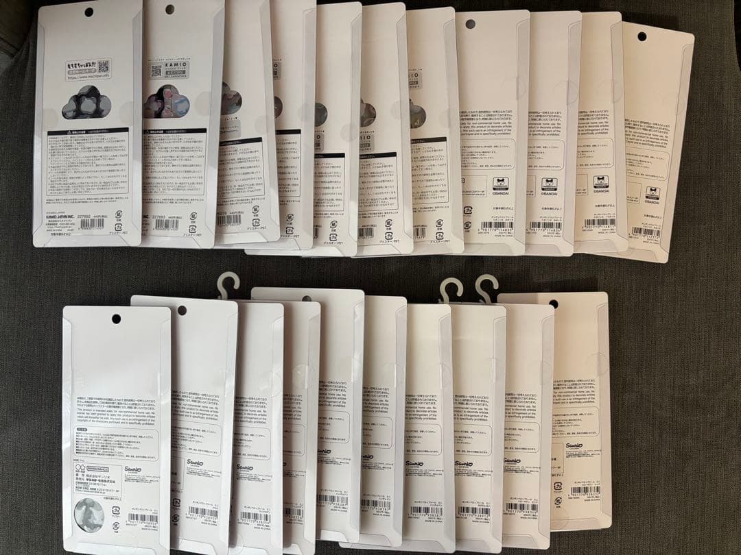 正規品ボンボンドロップシール　サンリオmini たまごっち