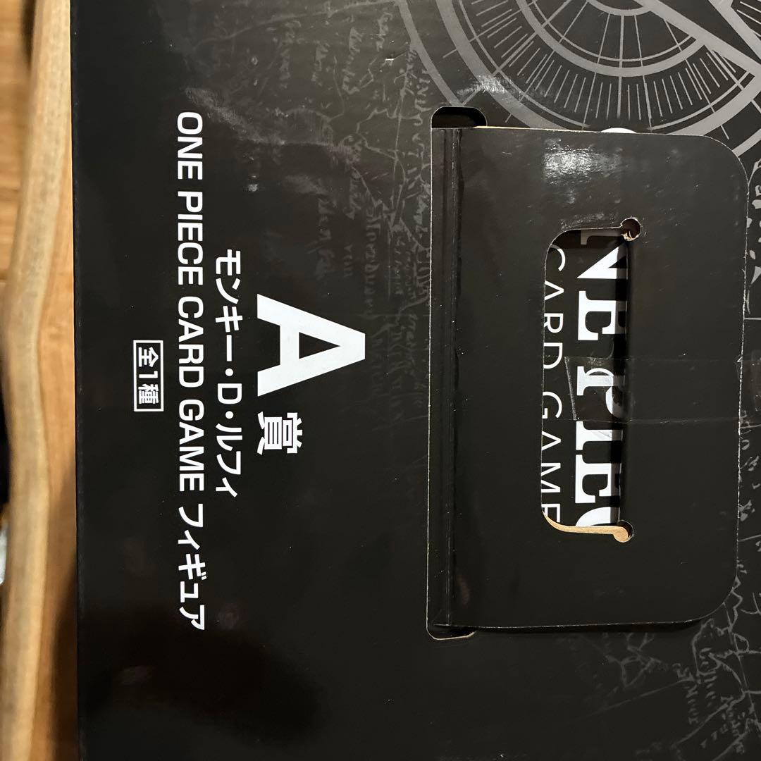 ワンピースカード一番くじA賞フィギュアとプロモカードセット