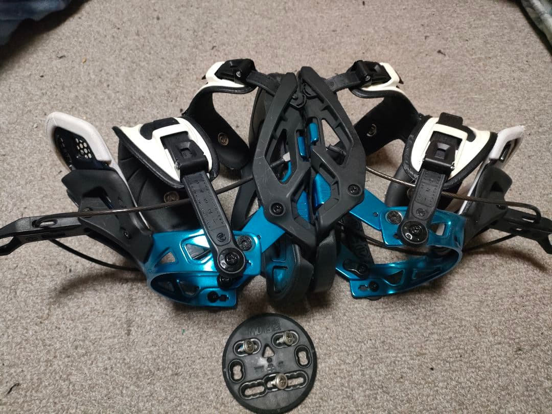 FLOWスノーボードビンディング GT　FUES Lサイズ　ゴーグルおまけ