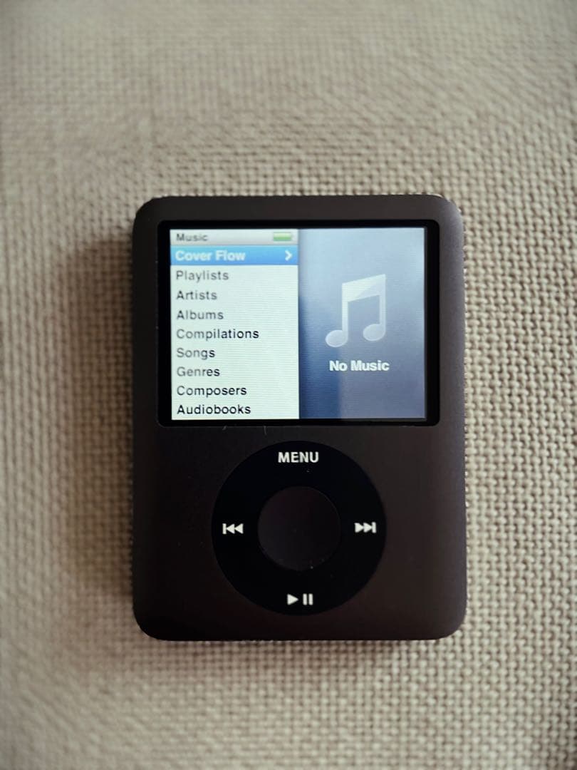 iPod nano 第3世代 8GBブラック動作確認済 ケーブル付き Apple