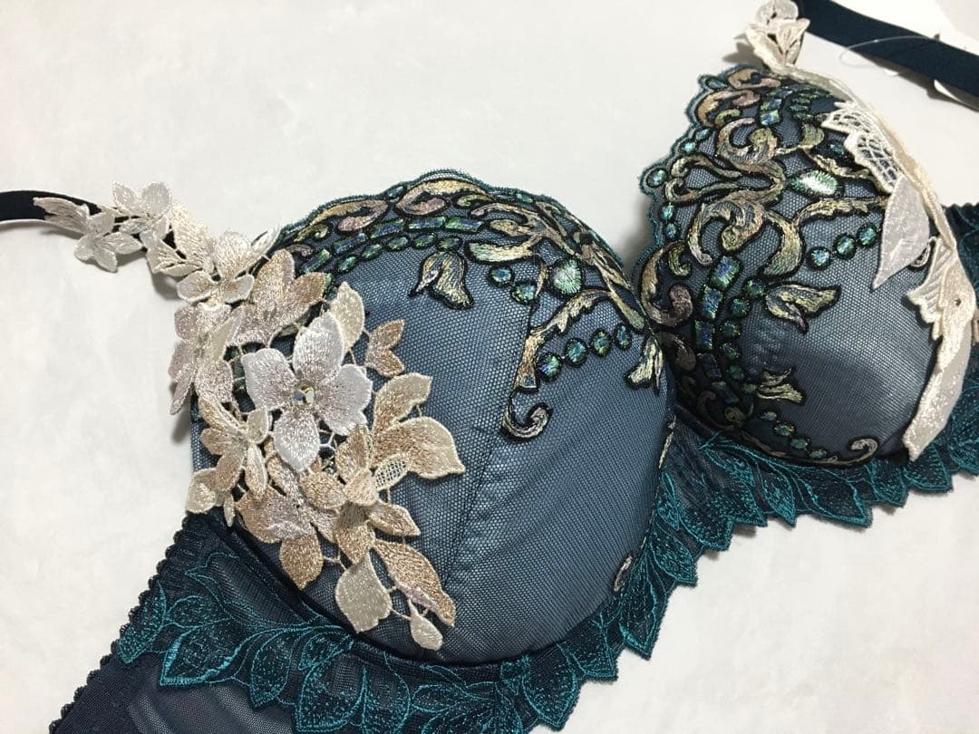 新品 ワコール サルート 02G ブラジャー F80 ショーツLL