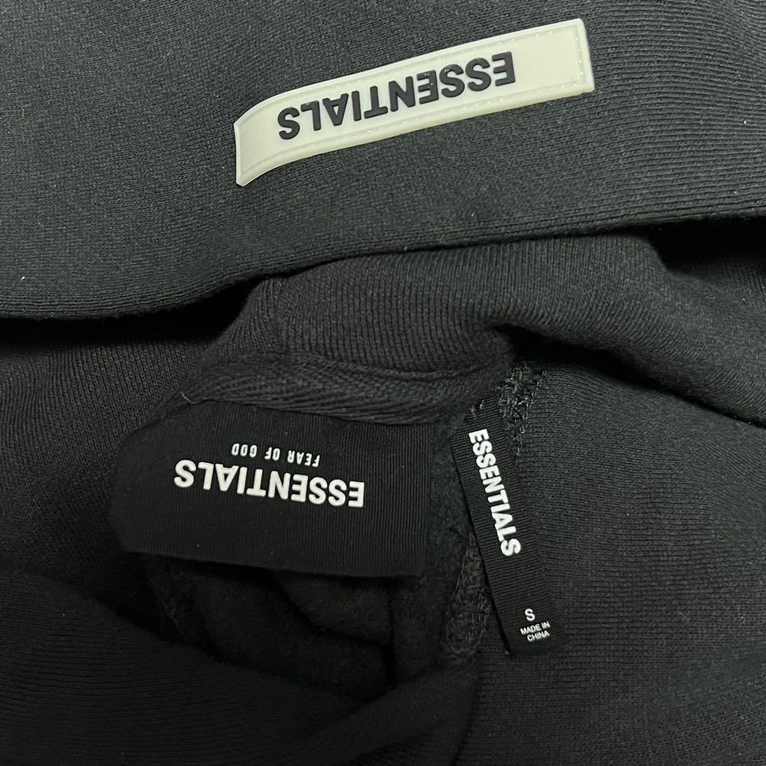 Fog Essentials ブラック黒パーカー人気ロゴ 反射フォント裏起毛