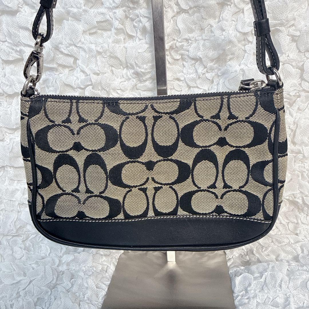 コーチ　アクセサリーポーチ　ワンショルダーバッグ　シグネチャー　ブラック