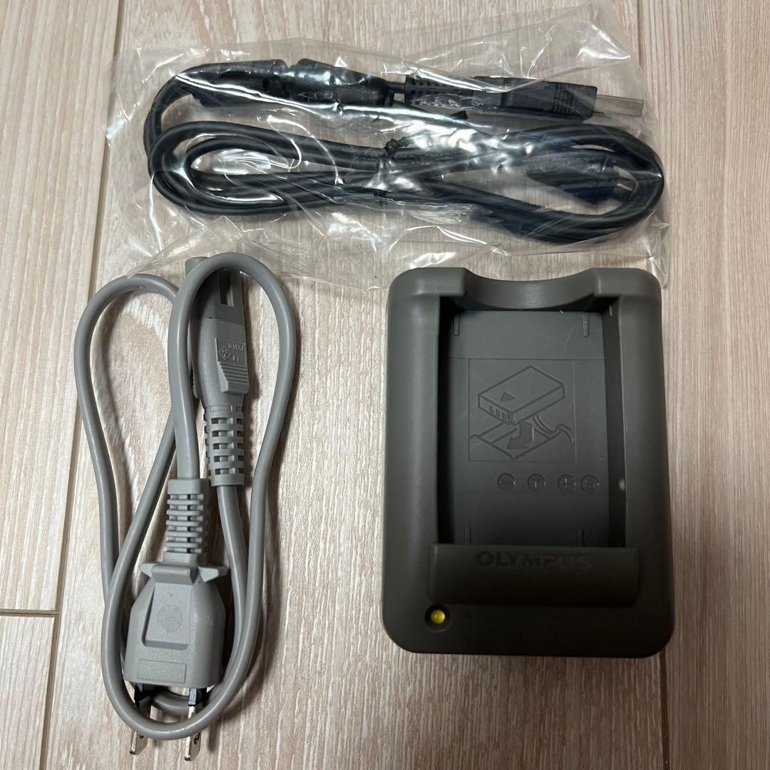 OLYMPUS E-PL8 EZ ダブルズームキット WHITE