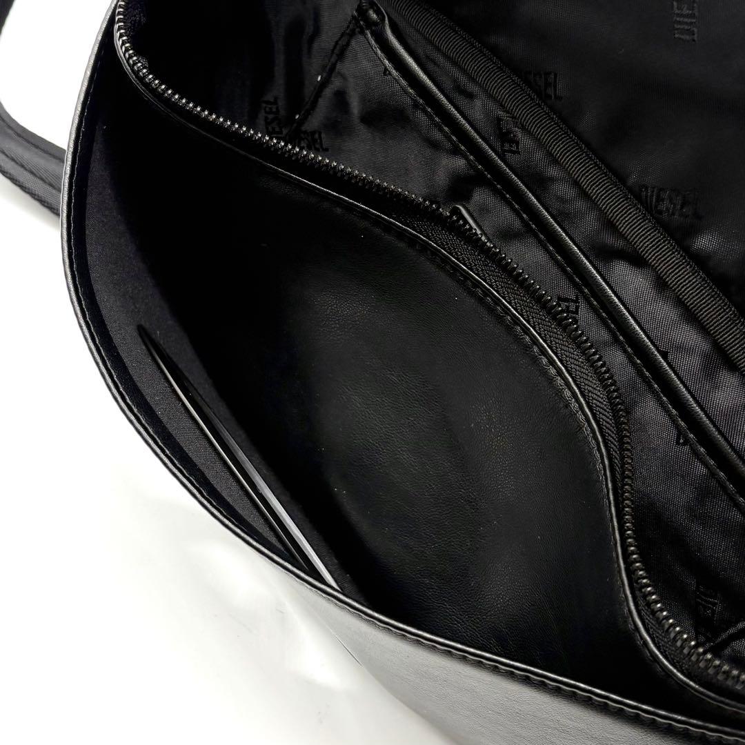 【新品タグ付き】ディーゼル ボディバッグ HOLI-D ブラック オーバルDロゴ