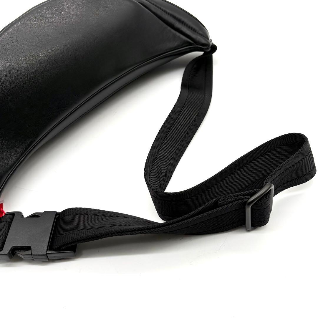 【新品タグ付き】ディーゼル ボディバッグ HOLI-D ブラック オーバルDロゴ