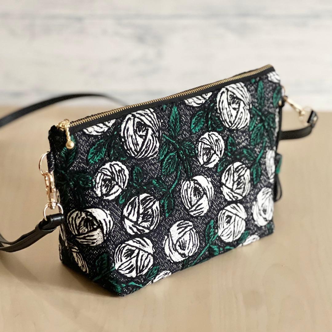 ミナペルホネン rosy navyショルダーバッグMB512-272