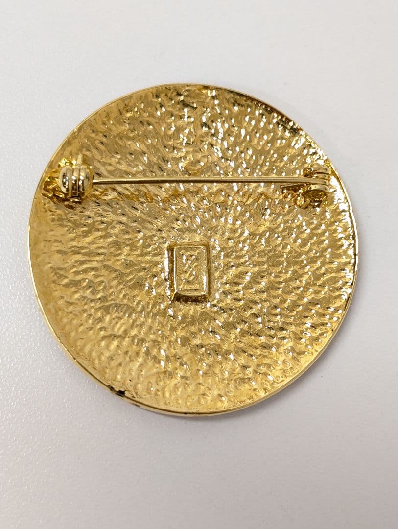 イヴ・サンローラン ブローチ ヴィンテージ ゴールドカラー