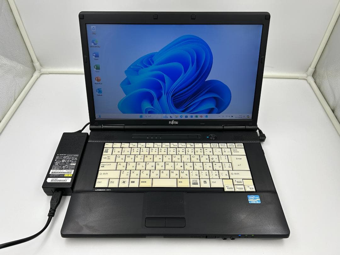 ノートパソコン windows11 オフィス付き core i5 A561/C