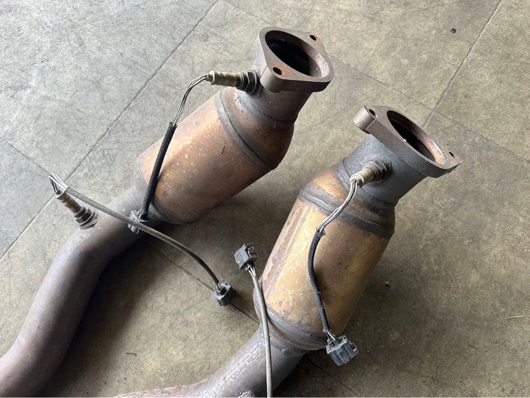 ダッジ　チャージャー　6.1L SRT8 純正触媒　キャタライザー　マフラー