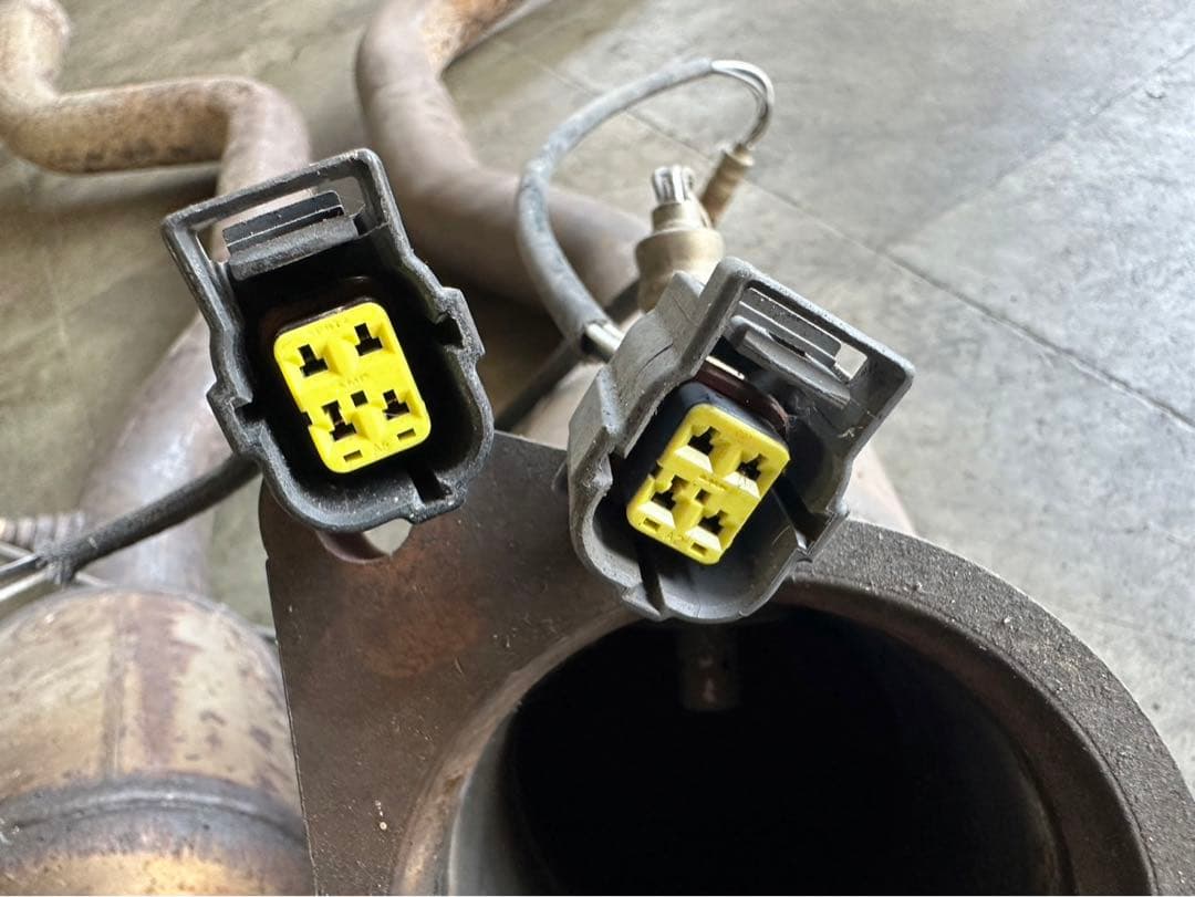 ダッジ　チャージャー　6.1L SRT8 純正触媒　キャタライザー　マフラー