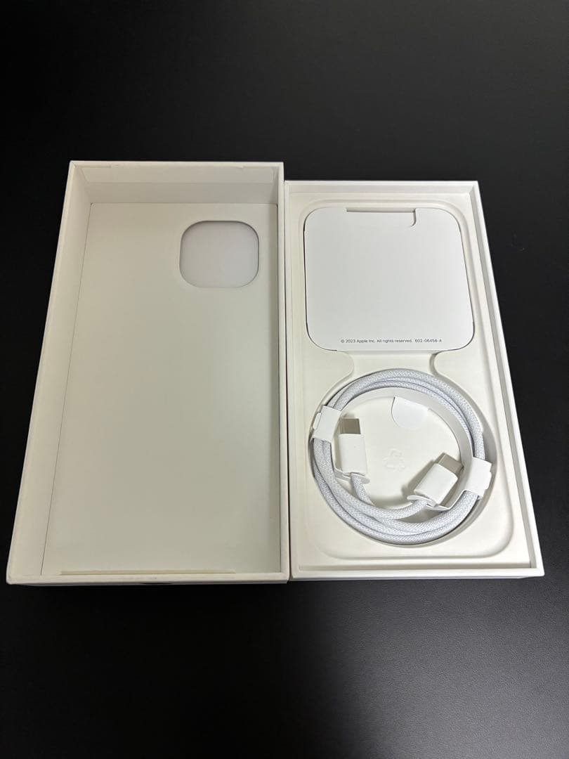 Apple iPhone 15ブラック 128GB ブラック　美品