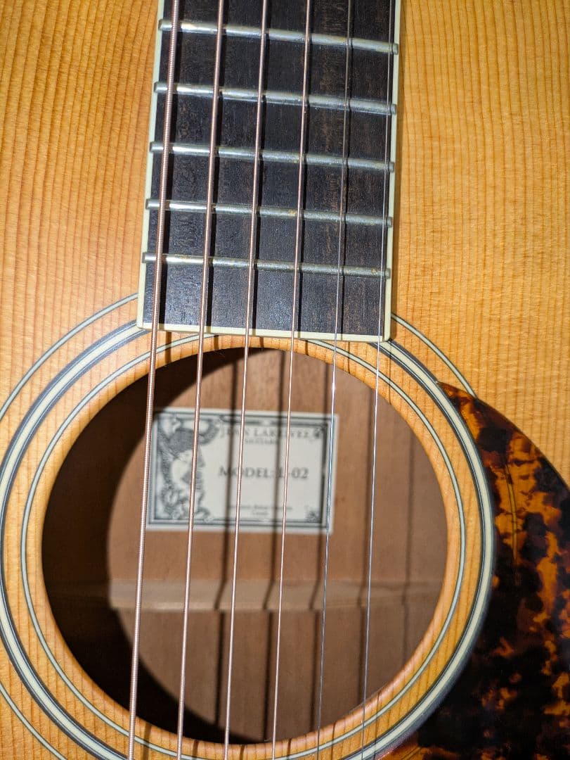 L-02 / Larrivee（アコースティックギター）