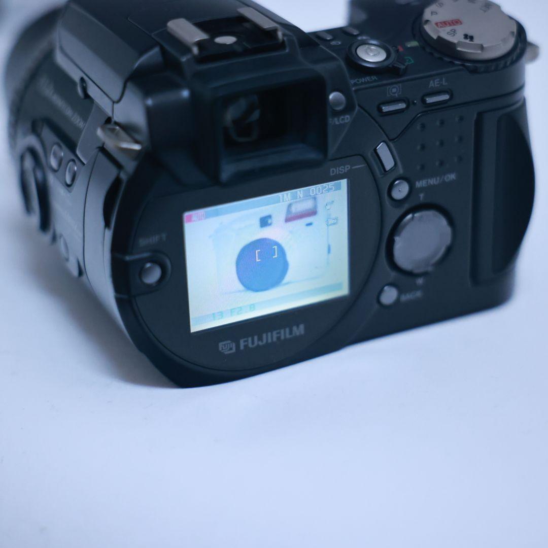 動作確認済み　オールドデジカメ　2台　メモリー電池充電器付