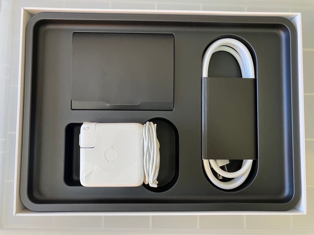 Apple MacBook Pro A1502 中古品 起動確認済