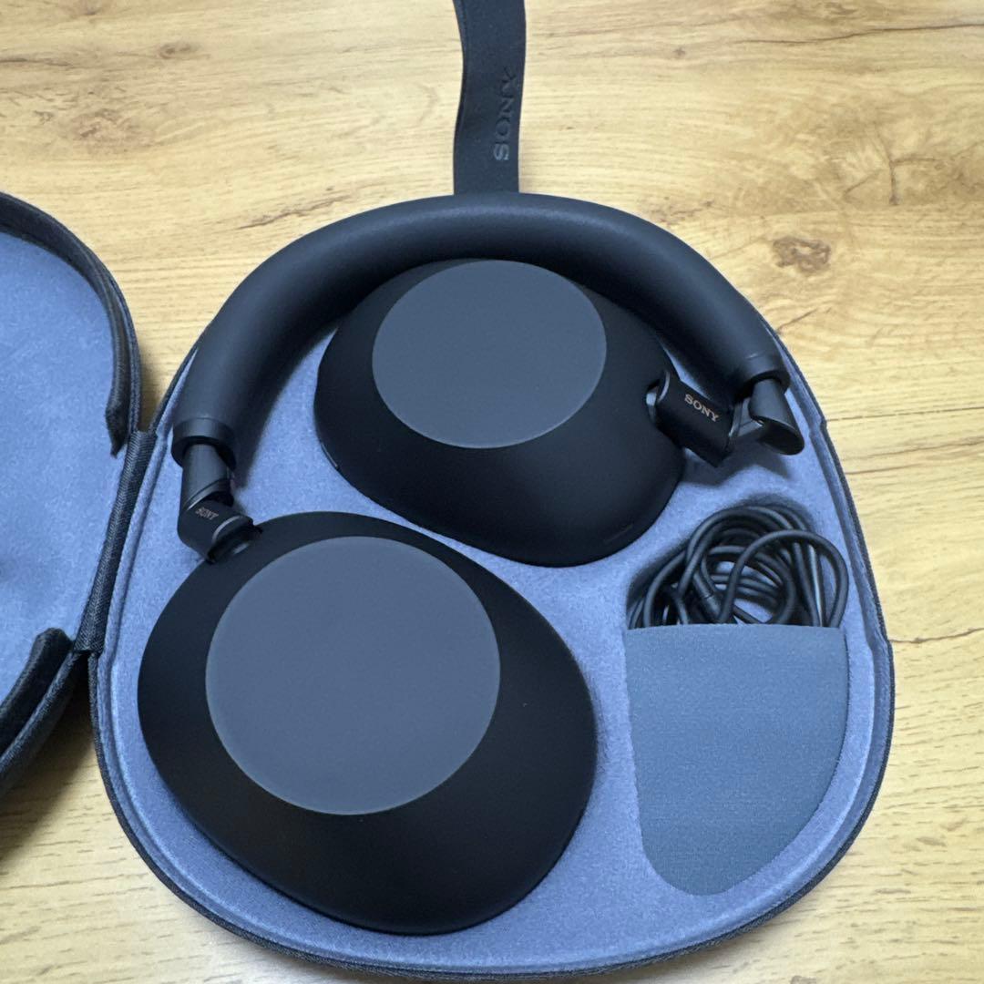 WH-1000xM6 ソニー　ヘッドホン　ケース付き