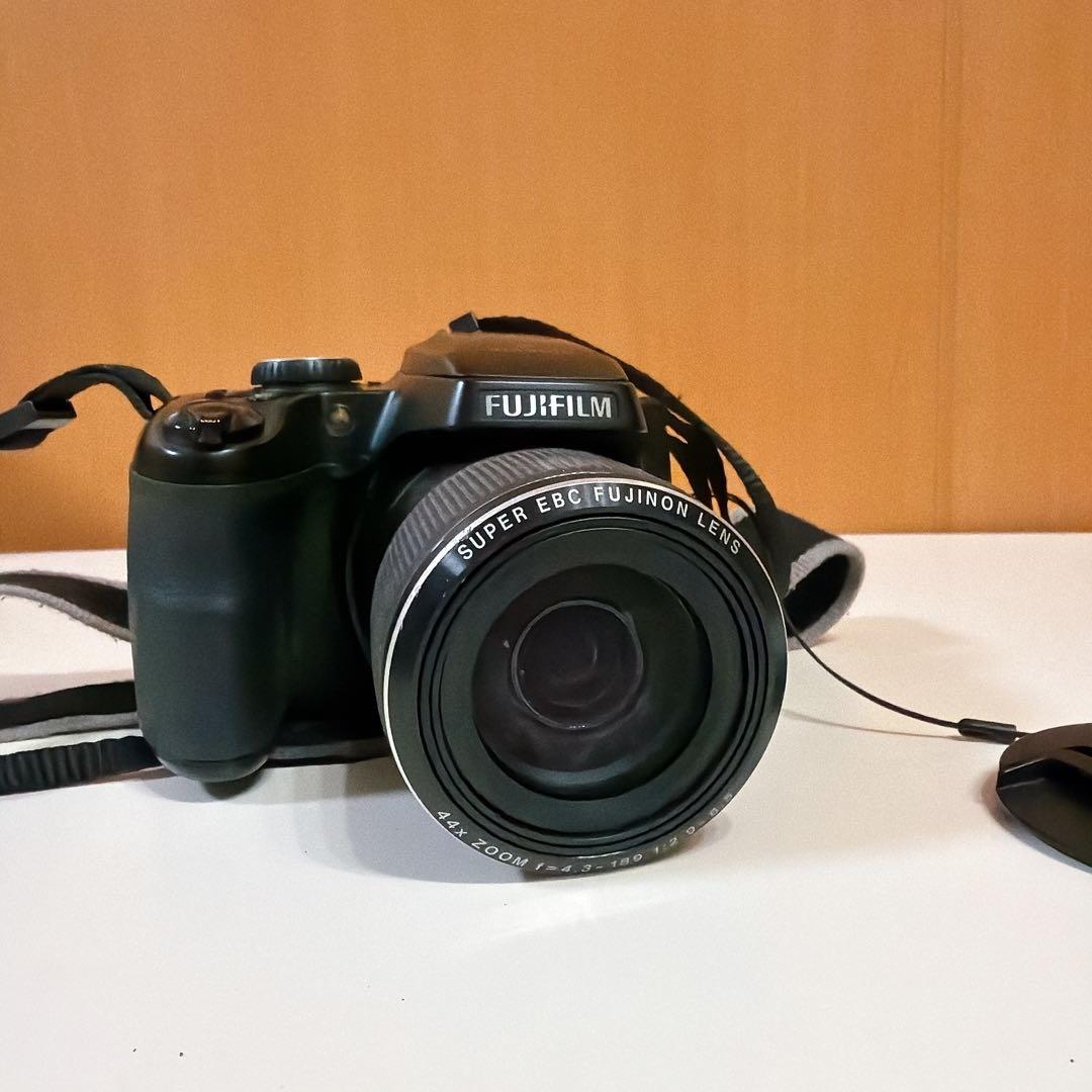 富士フイルム　FINEPIX S8400 デジタルカメラ