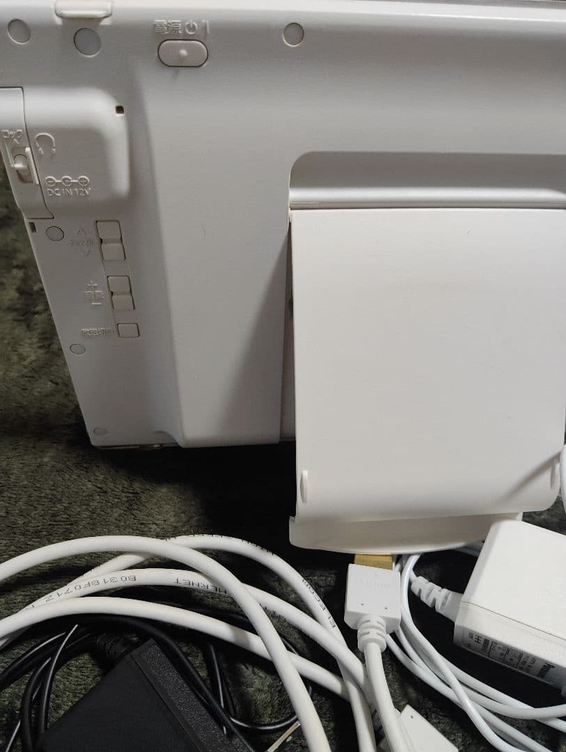 パナソニック10V型 ポータブルビエラ 防水 ホワイトUN-10CE9-W中古