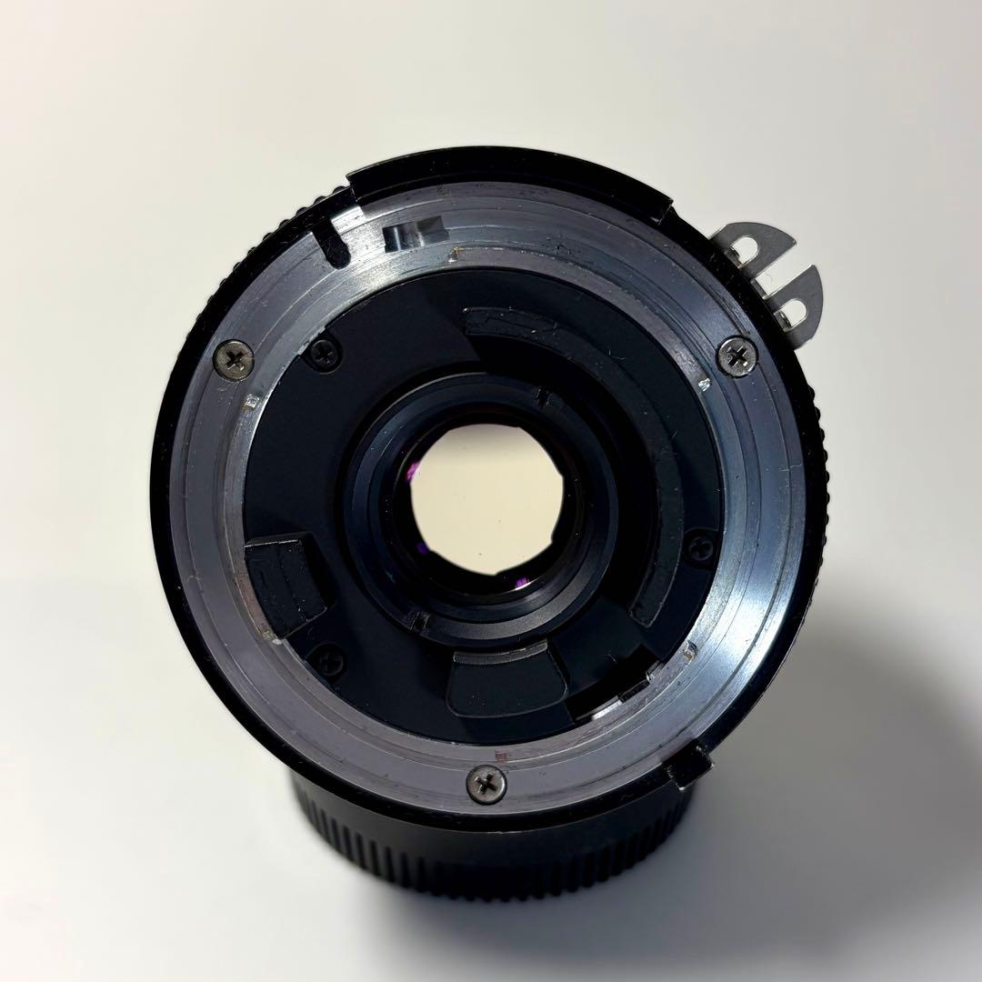 Nikon Nikkor 28mm f/2.8 レンズ