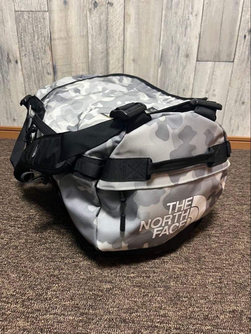 THE NORTH FACE ボストンバッグ グレー・カモフラージュ