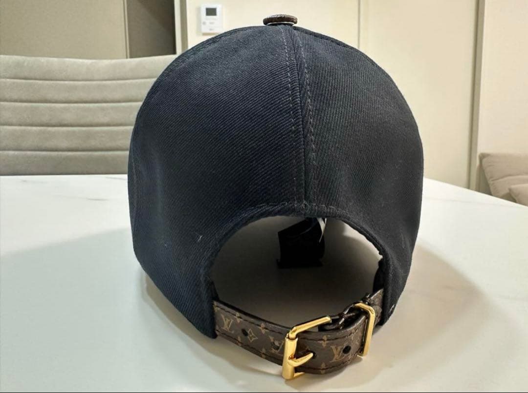 ルイヴィトン　LVキャップ　美品