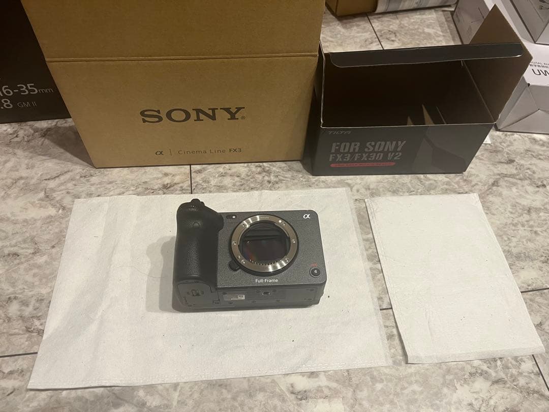 Zhang 様 SONY FX3 美品｜バッテリー4個＋専用ケージ｜即撮影可