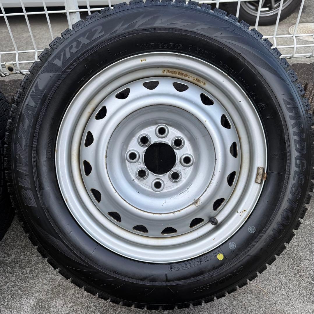 2024年製 スタッドレス タイヤ付き 8穴スチールホイール 4本セット✨溝あり