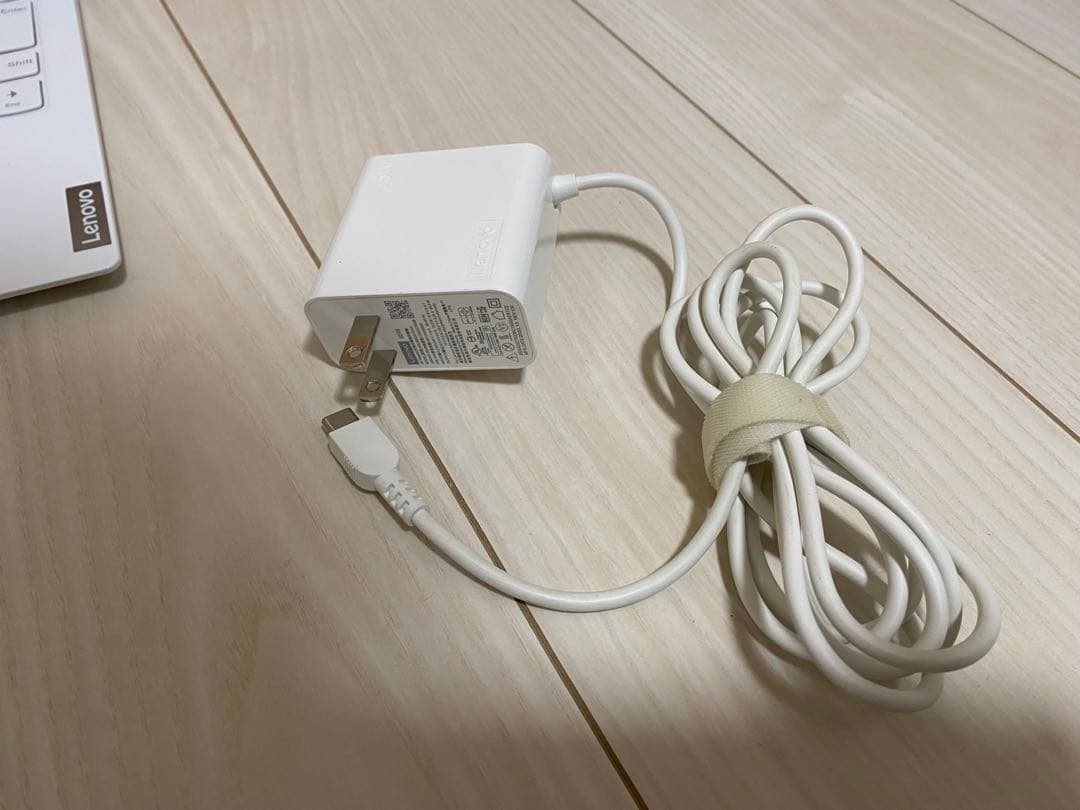 Windowsノート本体 1165G7 Core i7 Lenovo Yoga Slim7 Carbon