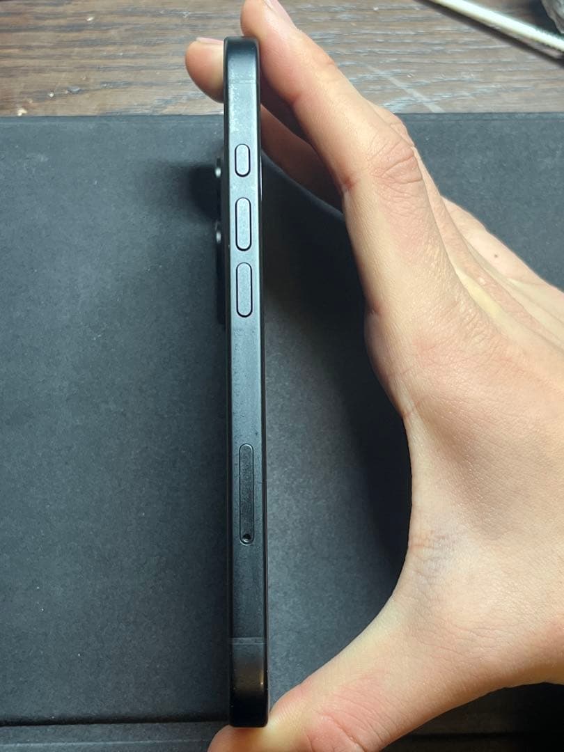 ★：*。　iPhone16 128GB ブラック　動作正常